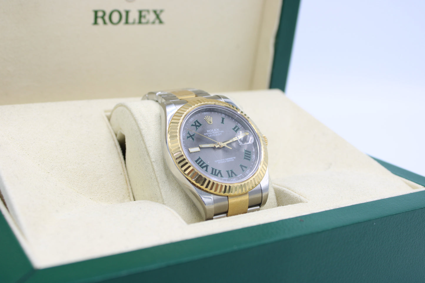 Rolex Datejust Oyster Perpetual 41 Yellow Rolesor Silver