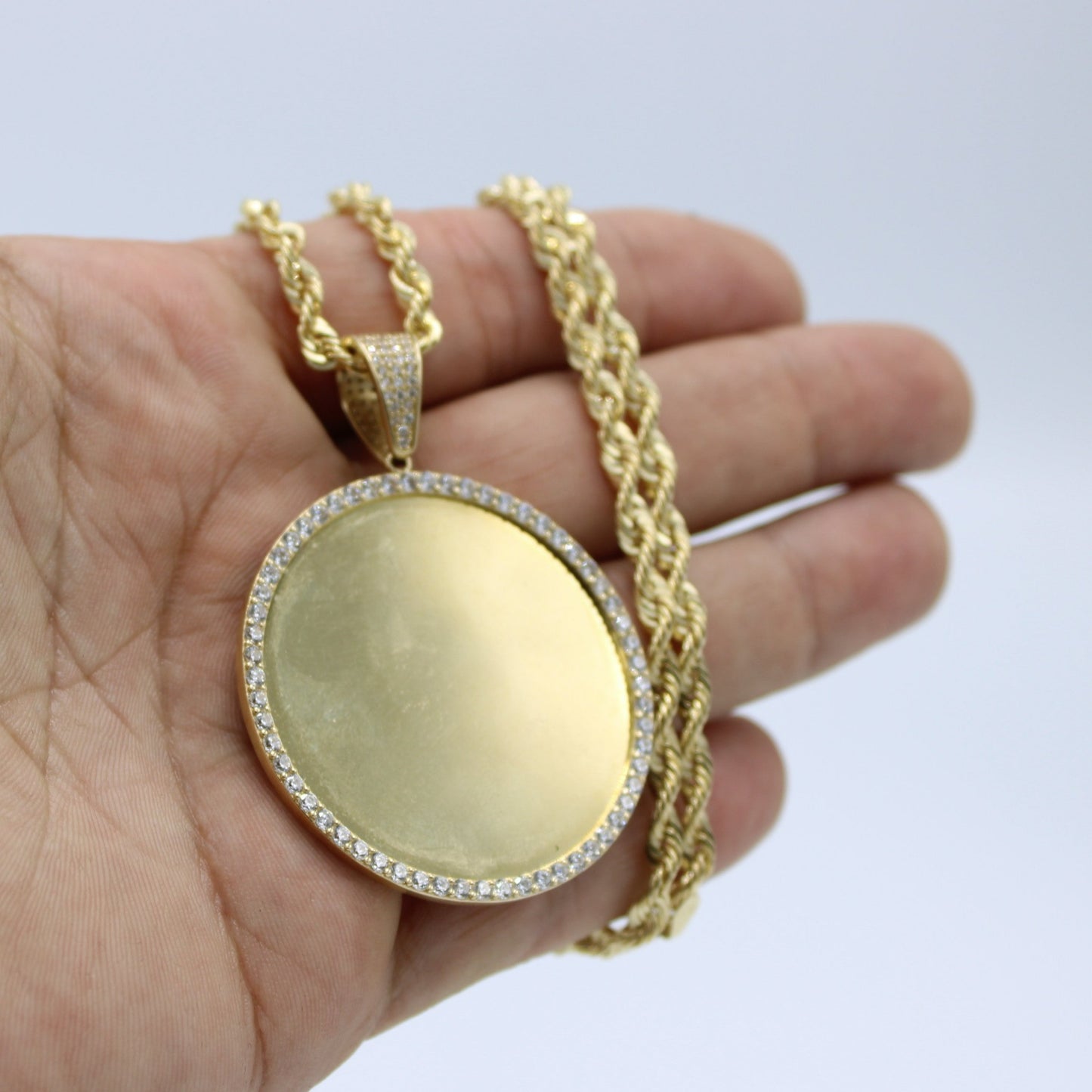 14K Picture Pendant with Rope Chain Yellow Gold