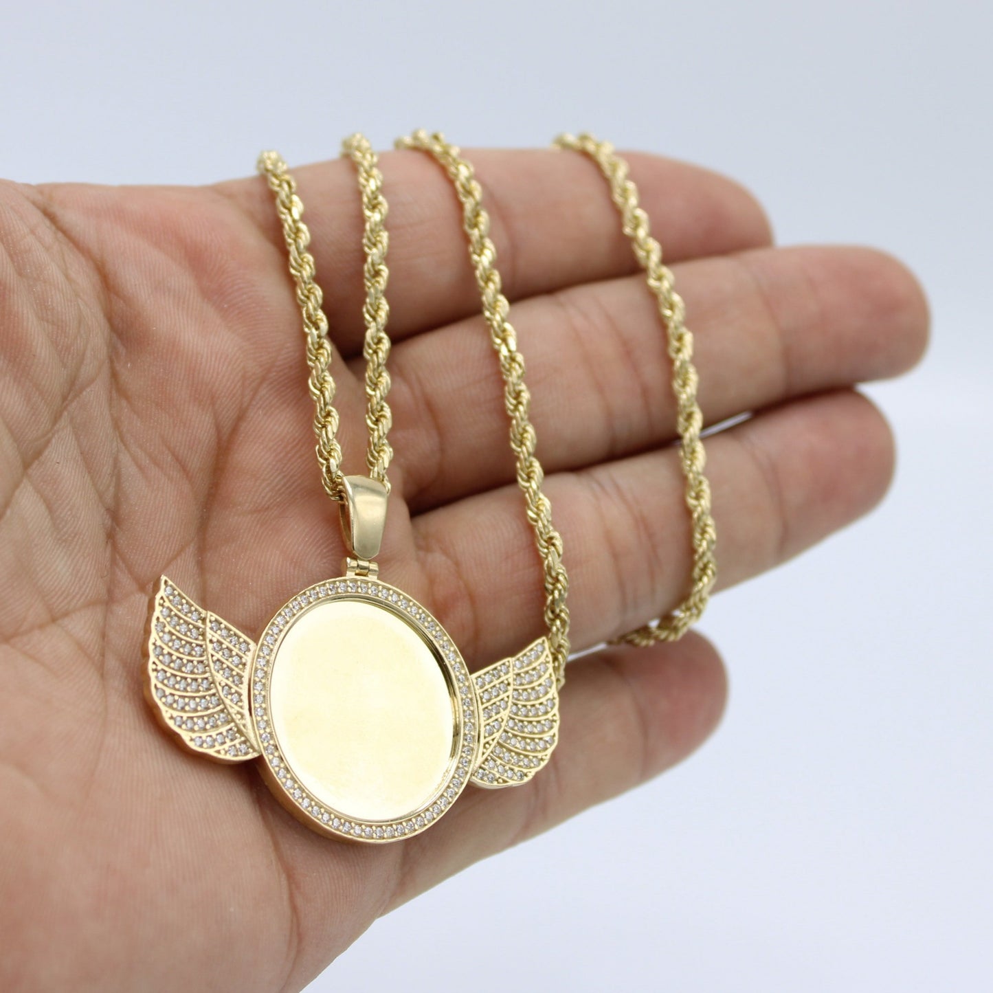 14K Angel Wings Picture Pendant z Stones with Rope Chain Yellow Gold