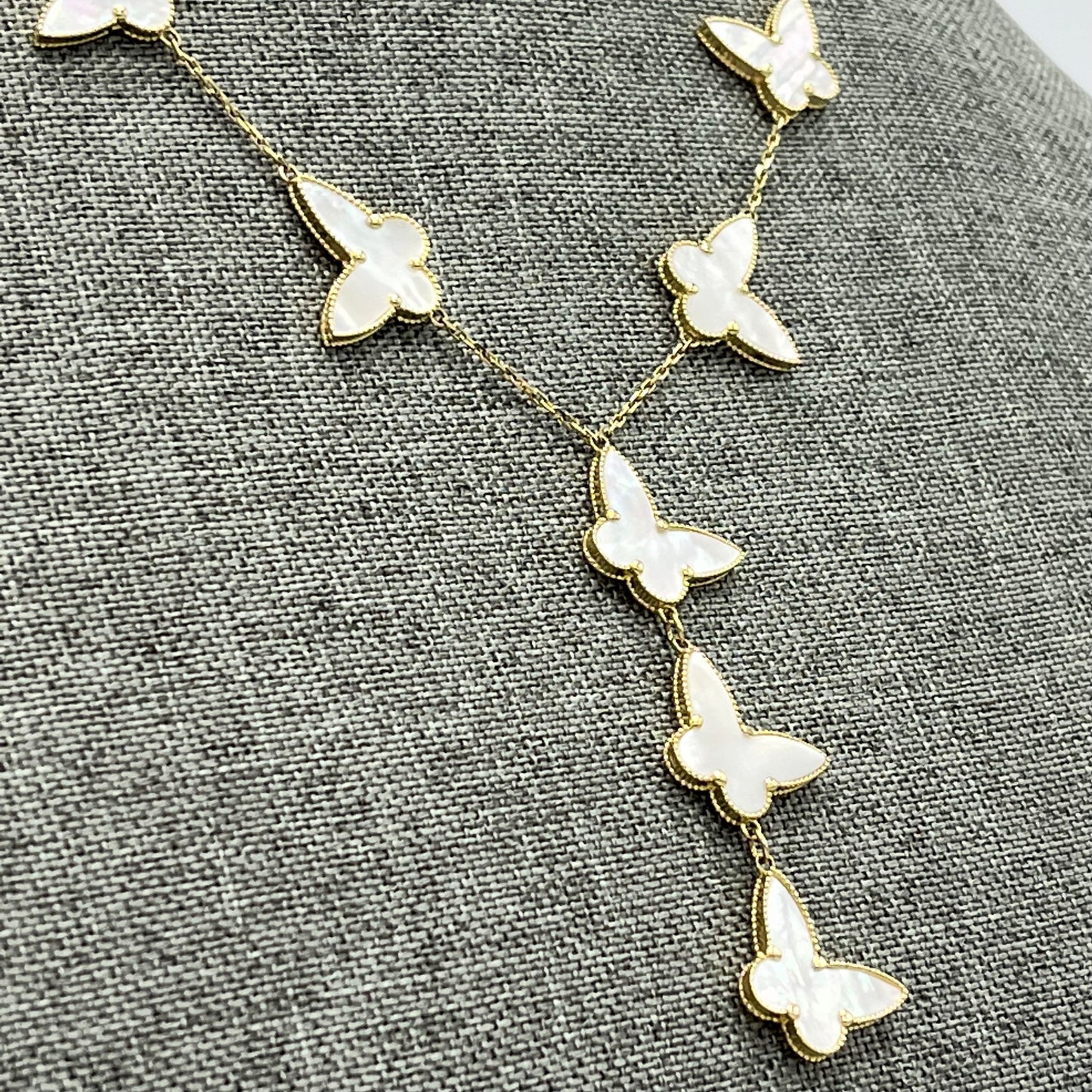 14K 🦋Butterfly🦋 Necklace  Yellow Gold \\18 “\\