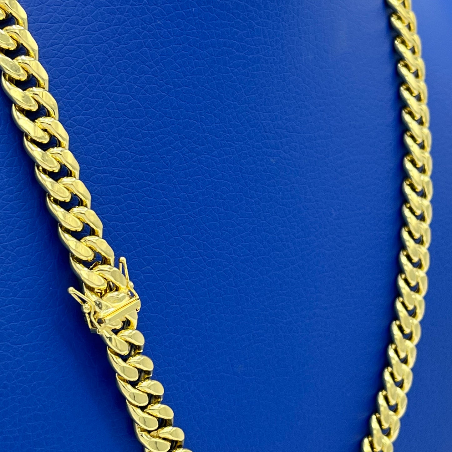 14K Miami Hollow Cuban Chain \\ 9.5 mm - 22” \\